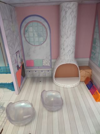 L.o.l surprise- Winter disco chalet