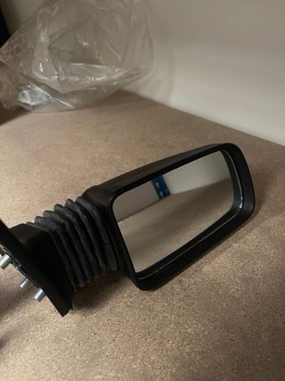 Retrovisor derecho de peugeot 205 gti