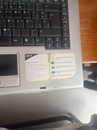 Ordenador antiguo para piezas