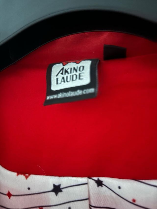 Gabardina de Akino Laude, nueva