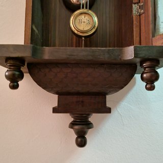 Antiguo reloj de pared madera pendulo