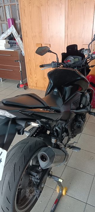 Kawasaki z750 ABS.cambio por moto trail. furgoneta