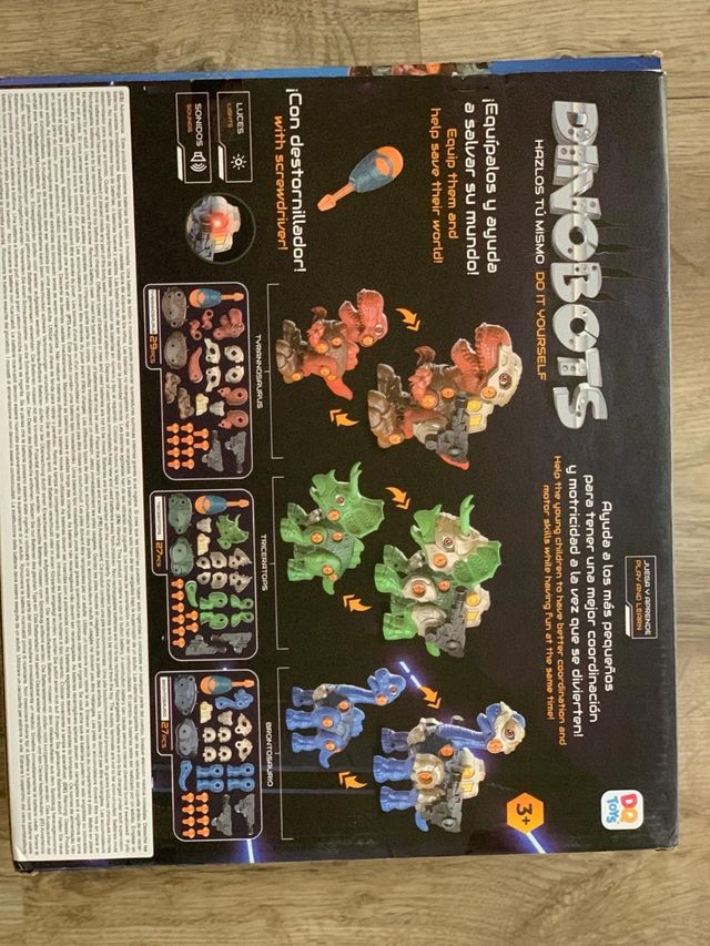 Dinosaurio juguete montaje