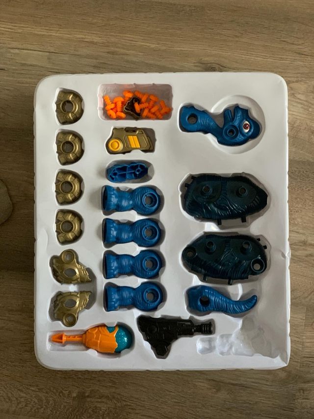 Dinosaurio juguete montaje