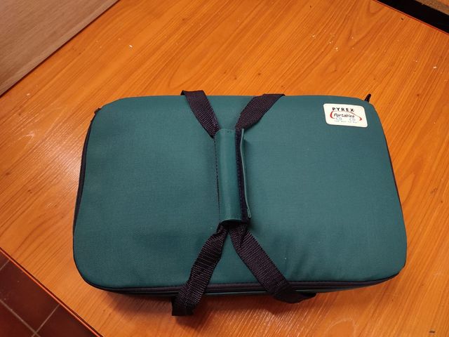 Fuente de pyrex con tapa y funda termica