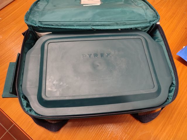 Fuente de pyrex con tapa y funda termica