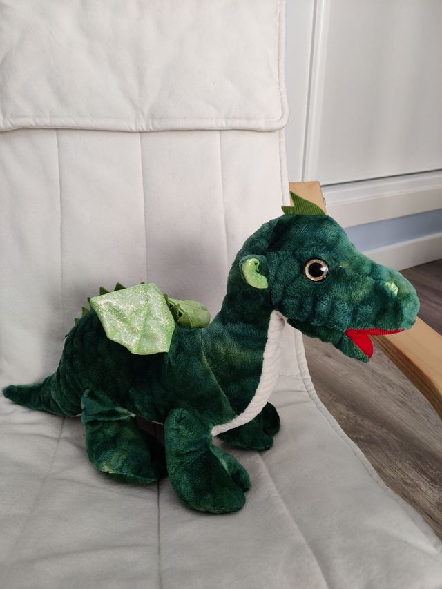 Peluche dragón