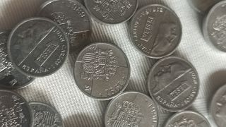 22 monedas de 1 pesetas
