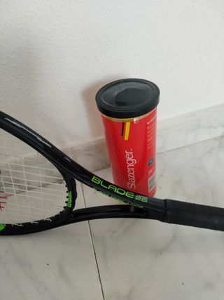 Raqueta Wilson 26 más pelotas regalo 
