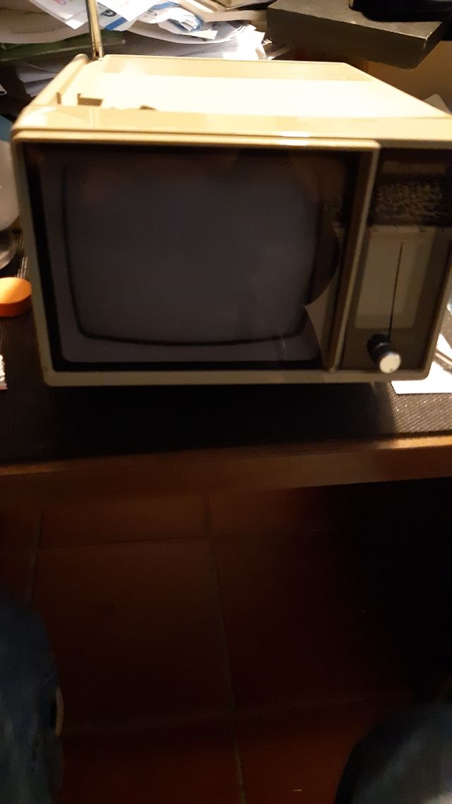 TELEVISOR/RADIO VITANGE