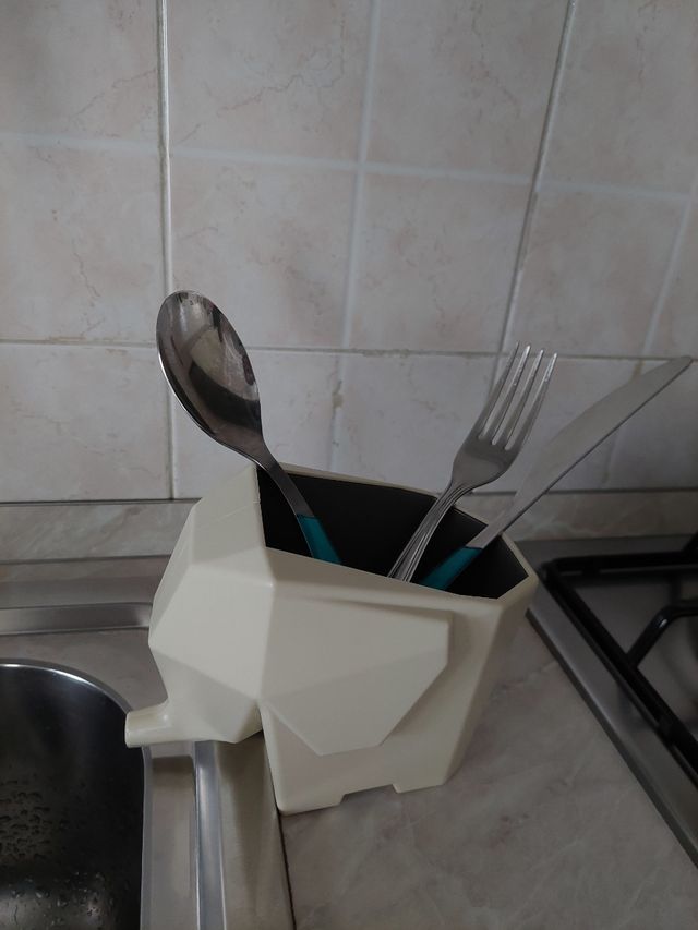 Elefantino cola posate