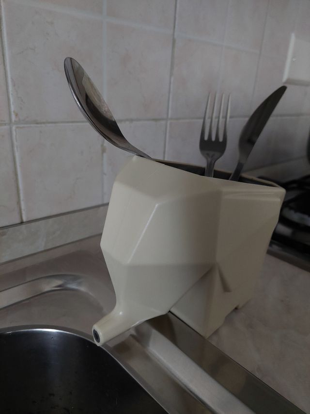 Elefantino cola posate