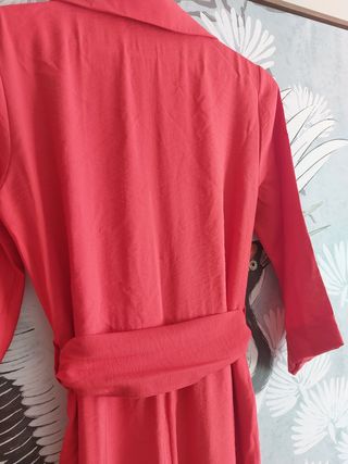 Mono Zara rojo con cinturón nuevo. XS