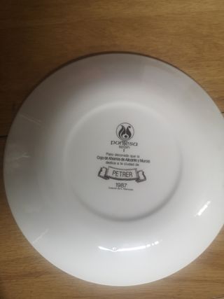 Plato decorativo de porcelana Pontesa