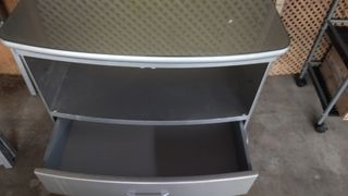 MESA DE  TELEVISIÓN