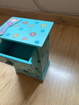 Pequeño mueble de 3 cajones para joyas
