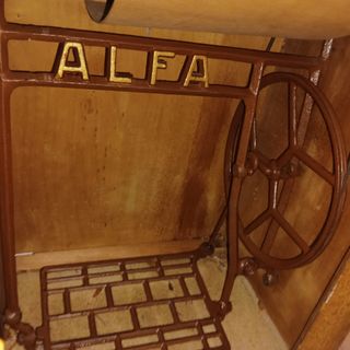 Maquina de coser  Alfa antigua