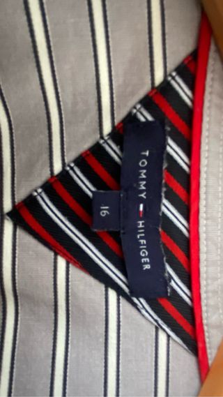 Camisa Tommy Hilfiger Gris a rallas.