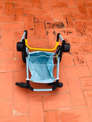 El carrito gemelar aparte de 2anos es plegable