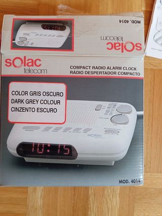 Radio Reloj Despertador SOLAC para mesita de noche