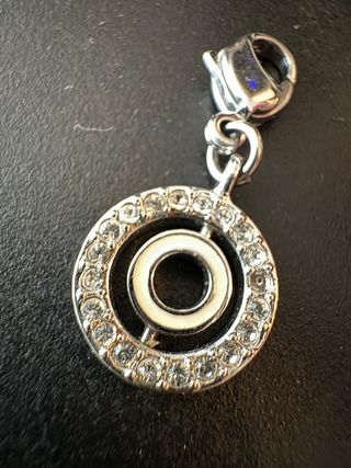 Charm Swarovski letra O