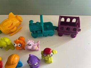 Coches y figuras Zomlings