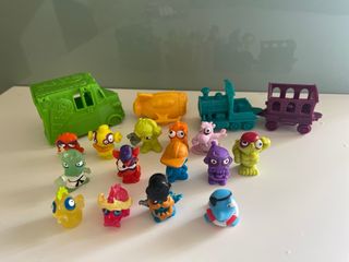 Coches y figuras Zomlings