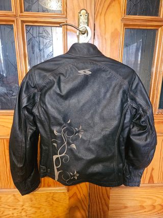 chaqueta cuero moto mujer skype