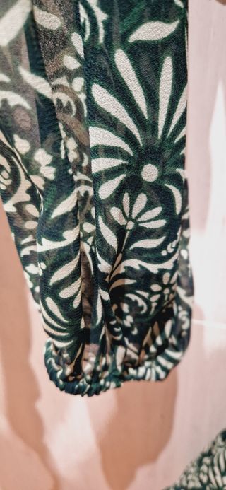 Vestido camisero Zara.