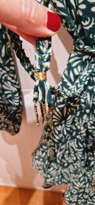 Vestido camisero Zara.