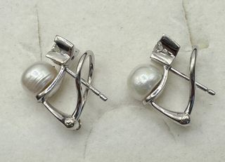 Pendientes de oro de 18 kt con perlas y diamantes