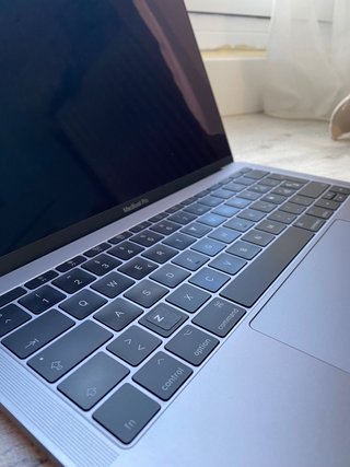 MacBook Pro 13 Retina, i5 Como Nuevo