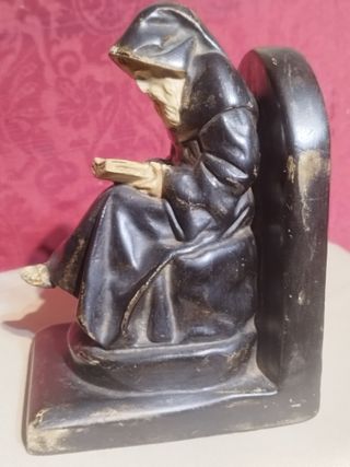 ESCULTURA MONJE LECTOR