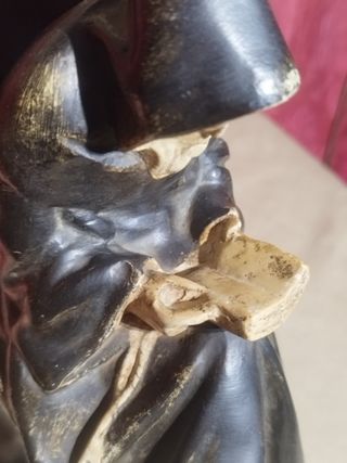 ESCULTURA MONJE LECTOR