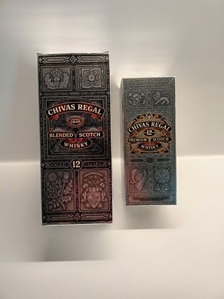Scatole di whisky Chivas vuote