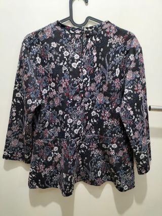 Camiseta estampada arreglada