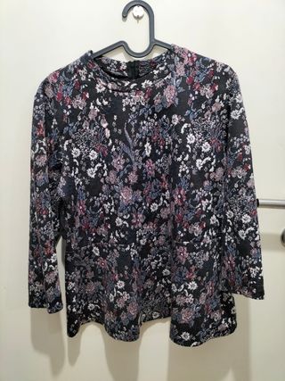 Camiseta estampada arreglada