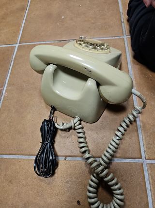 Teléfono antiguo