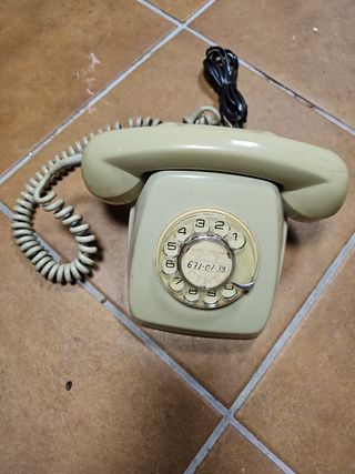 Teléfono antiguo