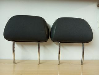 Reposacabezas y faroSeat Ibiza(45€)..