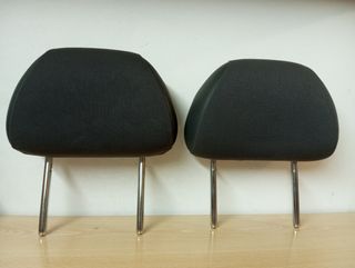 Reposacabezas y faroSeat Ibiza(45€)..