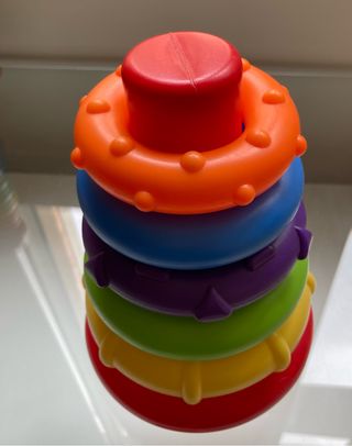 Torre de anillos apilable madera