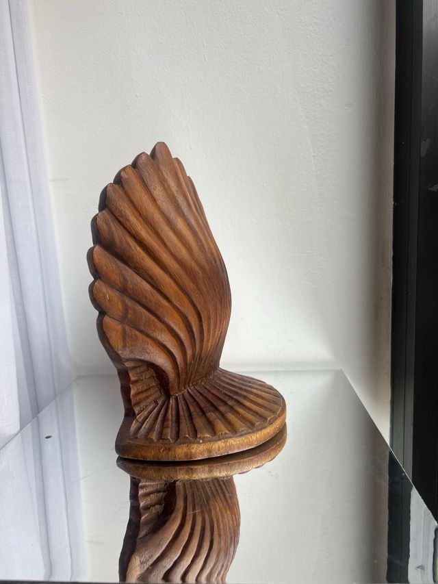 Fermalibri a forma di conchiglia in legno