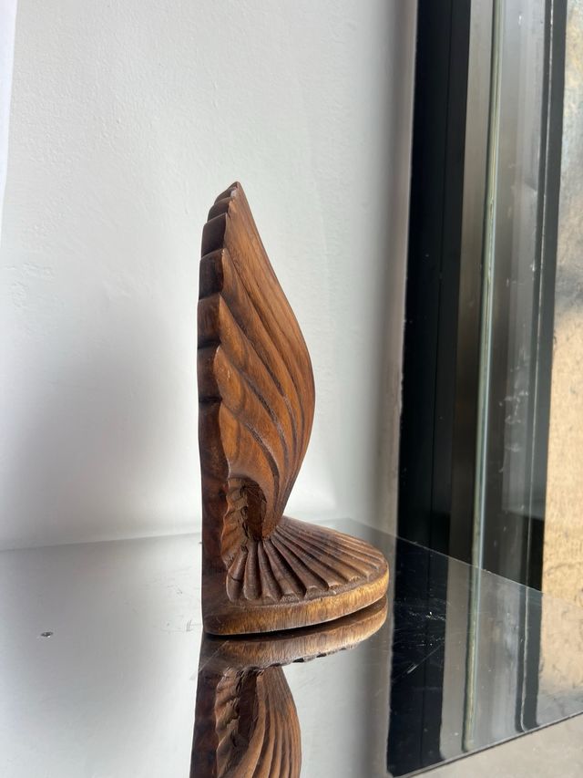 Fermalibri a forma di conchiglia in legno