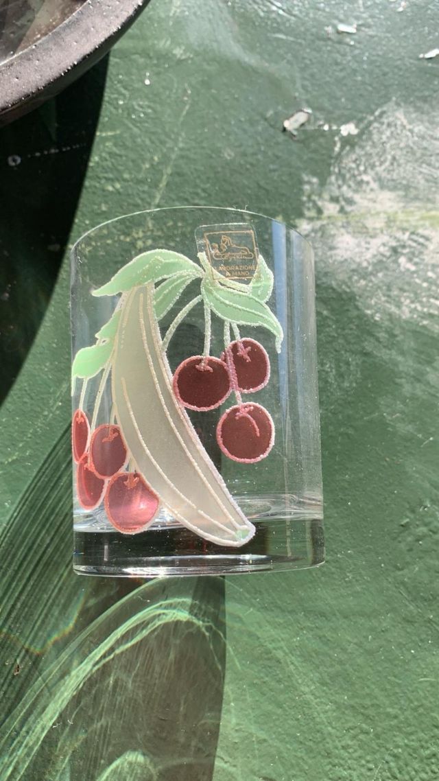 Brocca e bicchieri da bibite estive