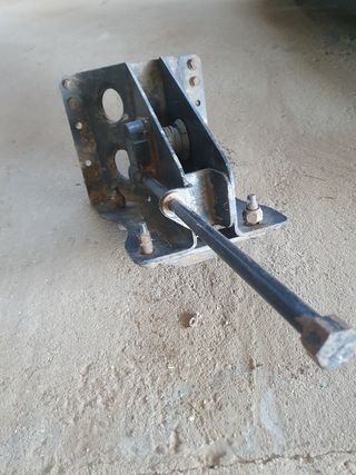 Soporte para rueda de repuesto de camion