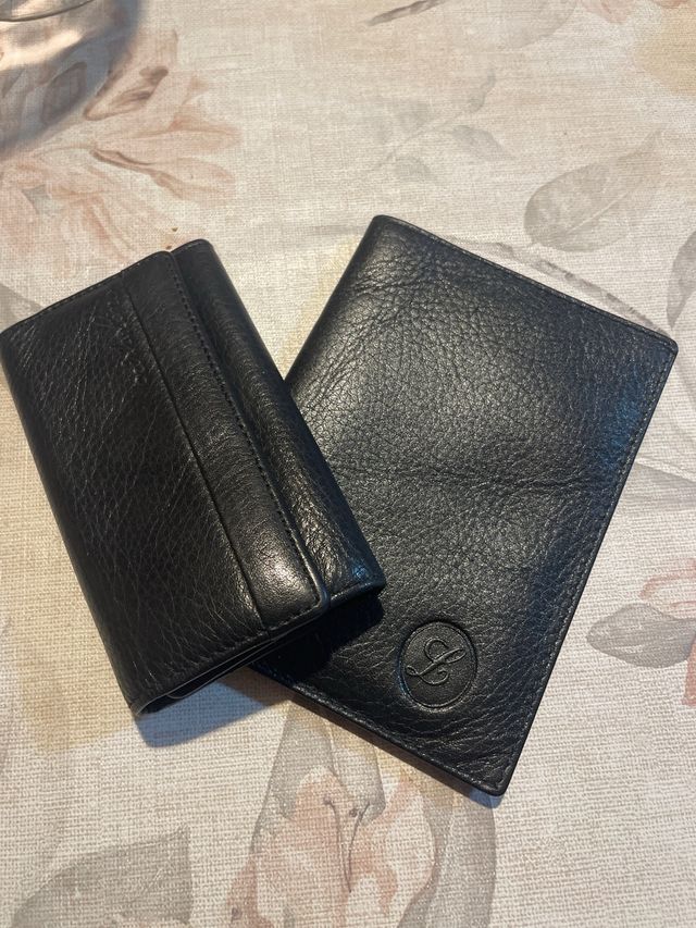 Llavero y billetera de piel