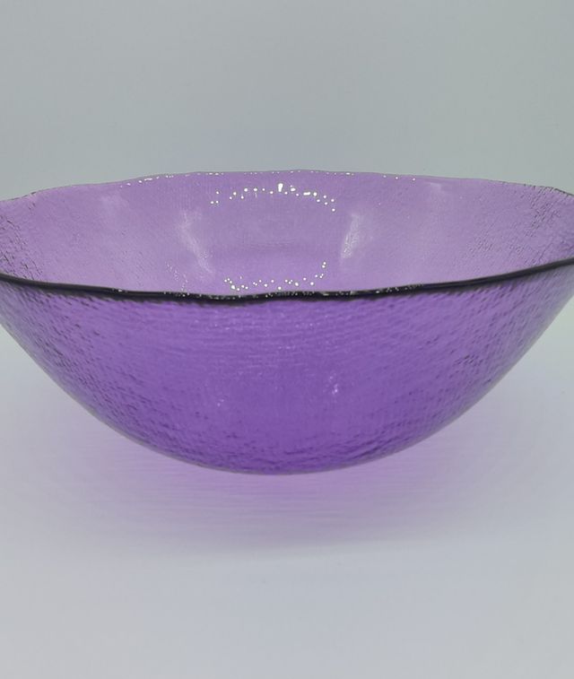 Ensaladera de cristal vintage morada