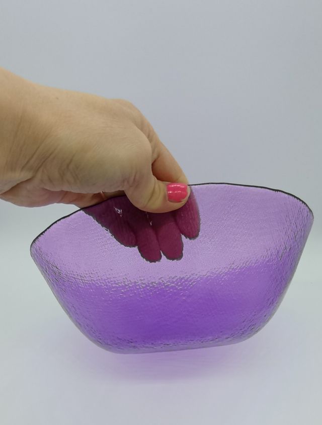 Ensaladera de cristal vintage morada