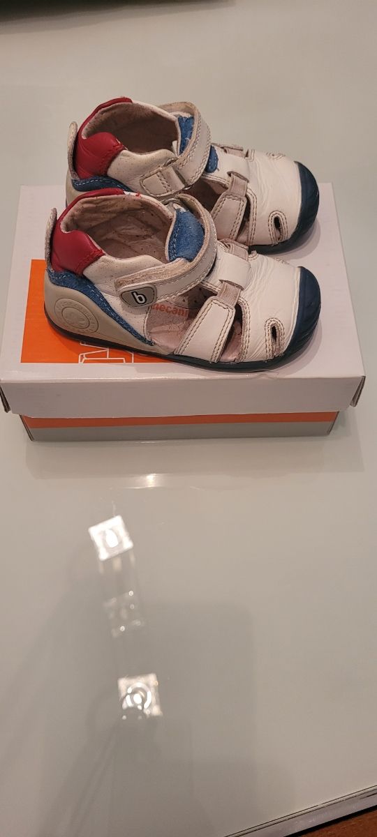 Sandalias biomecanics T.19